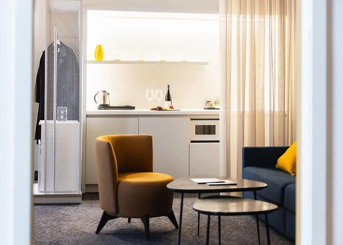 Hilight Aparthotel 4*