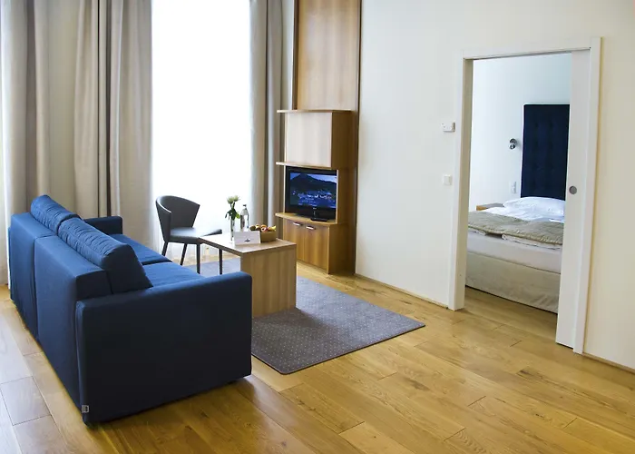 Hilight Aparthotel 4*
