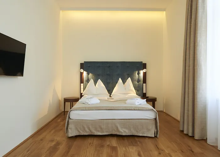 Hilight Aparthotel 4*