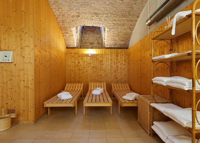 Hilight Aparthotel 4*